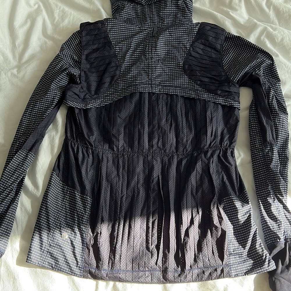 Lululemon Running Jacket - Picture 7 of 8